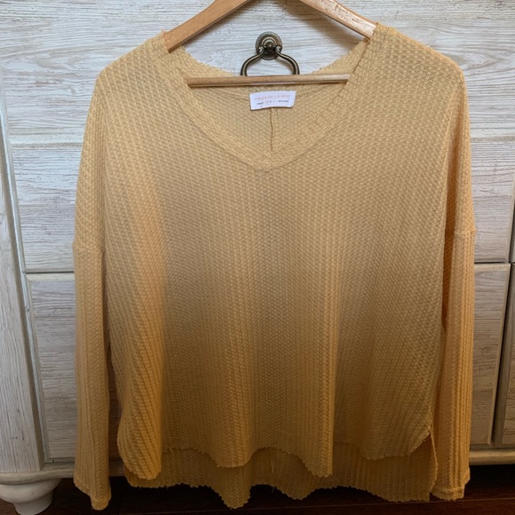 Yellow sweater - Picture 1 of 2